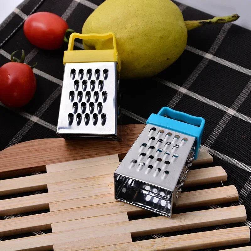 Mini râpe à légumes, éplucheur de fruits, trancheuse à fromage - La Boîte à Ustensiles