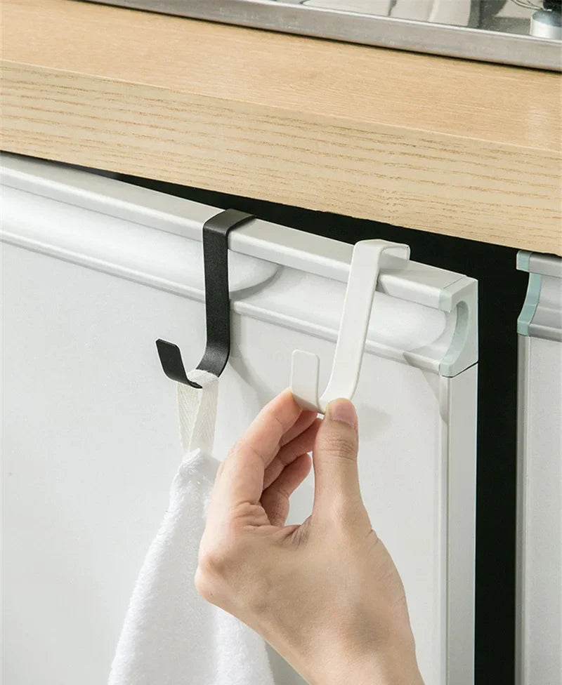 Crochets en métal à suspendre à la porte d’un placard (x2) - La Boîte à Ustensiles